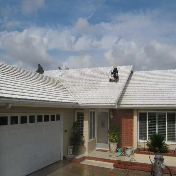 Light-colored aluminum roof surface